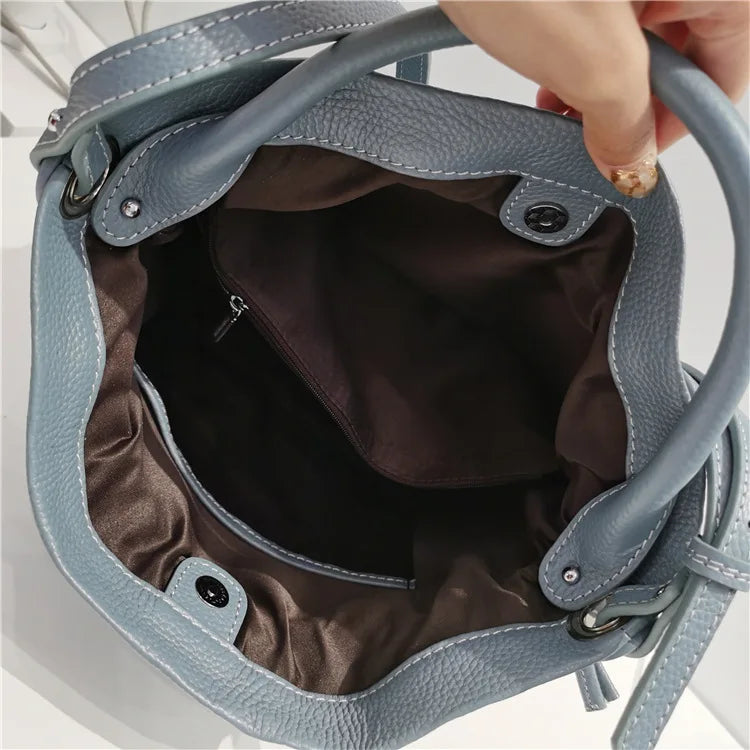 Women's large capacity handbag